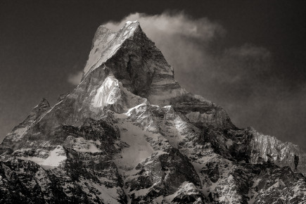 Machapuchare माछापुच्छ्रे (6997m)